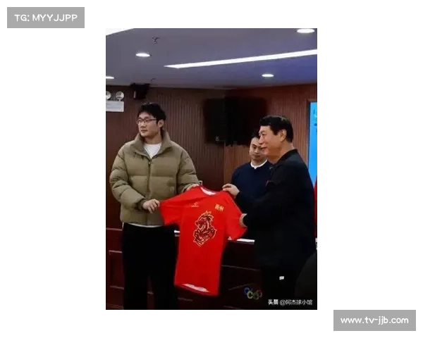 丁彦雨航底薪签约上海，新赛季披挂上阵